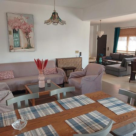 Passatempo Casa - 3 Bedroom Apartment Close To The Swimming Pool Gerani  Exterior foto