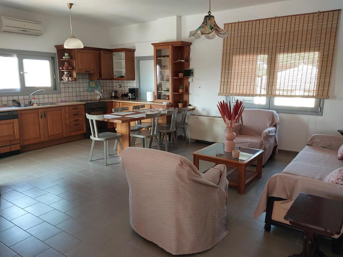 Passatempo Casa - 3 Bedroom Apartment Close To The Swimming Pool Gerani  Exterior foto